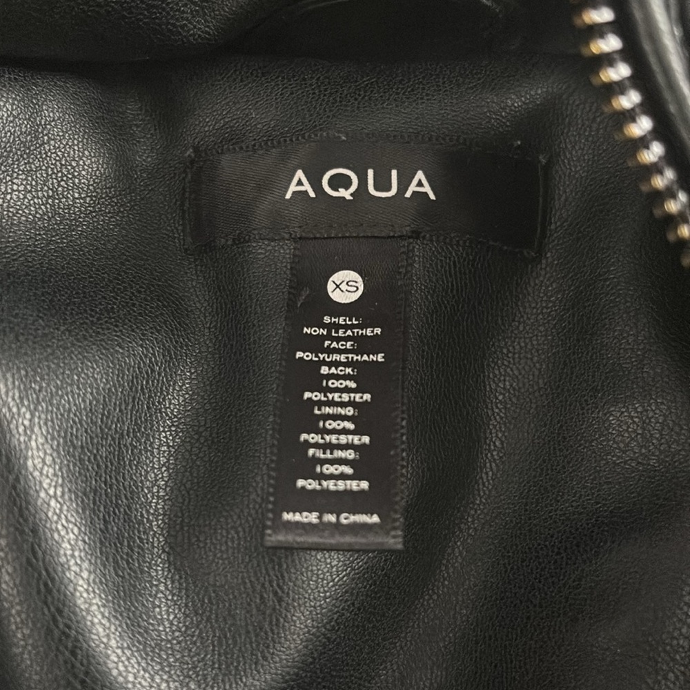 Aqua Women’s Faux Leather Short Puffer Coat size XS - Picture 8 of 8
